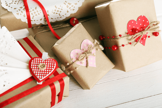 10 Valentine’s Day gifts to make her fall head over heels for you - Footnotes Paper