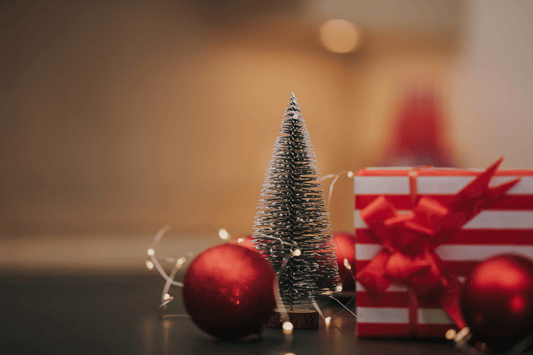 Happy holidays or merry Christmas? Settling the debate once and for all - Footnotes Paper
